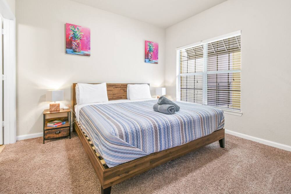 Photo of Bedroom in Port Tampa City
