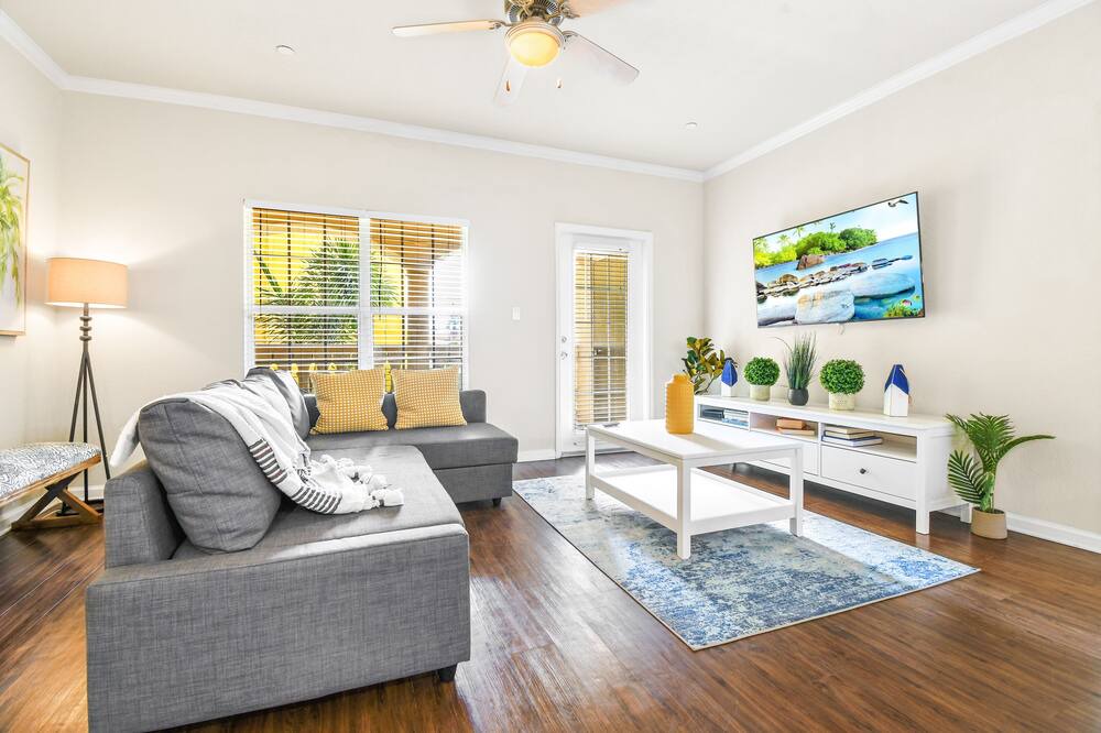 Photo of Livingroom in Port Tampa City