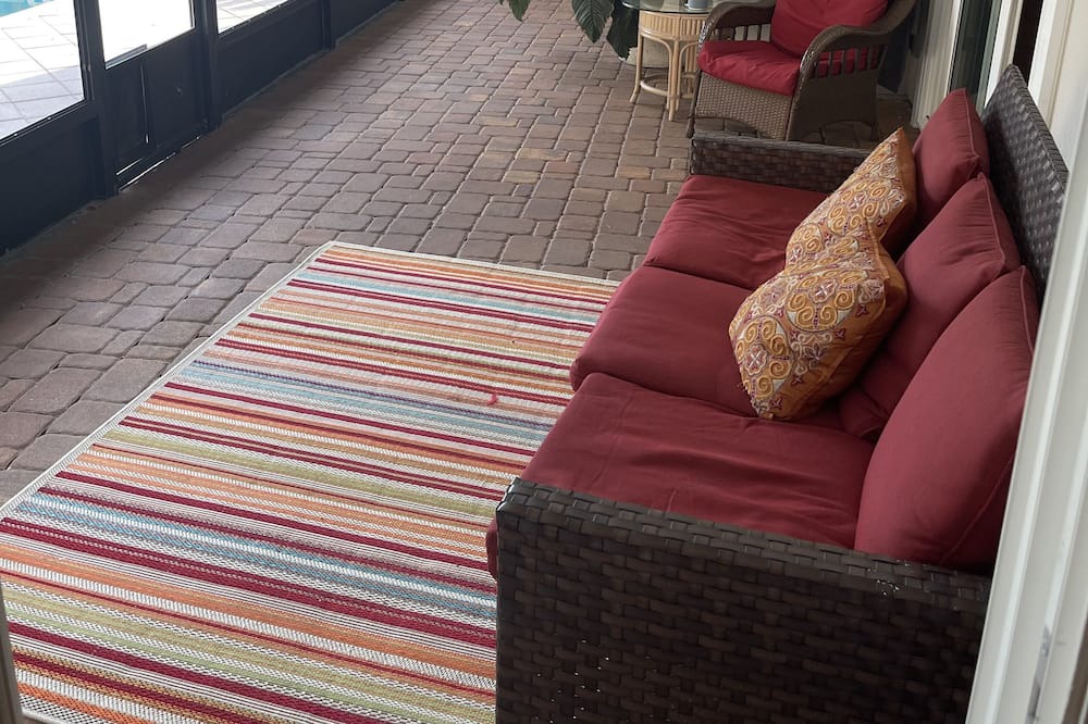Photo of Livingroom in South Gate Ridge