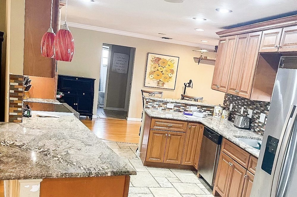 Photo of Kitchen in South Gate Ridge