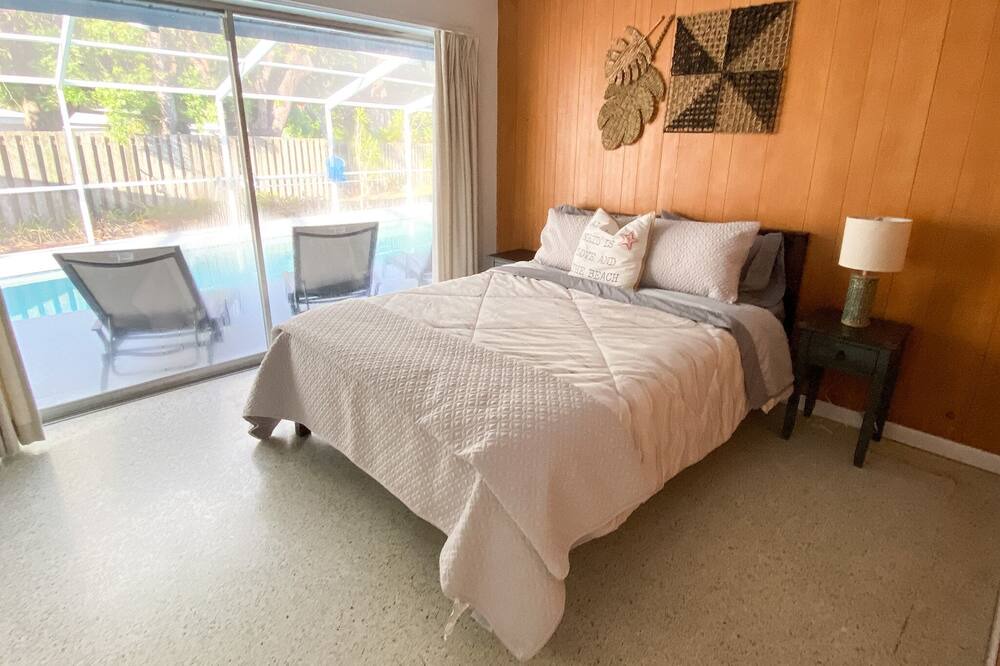 Photo of Outdoor in Harbor Hills