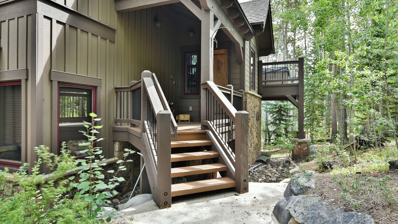Photo of Outdoor in Peak 8