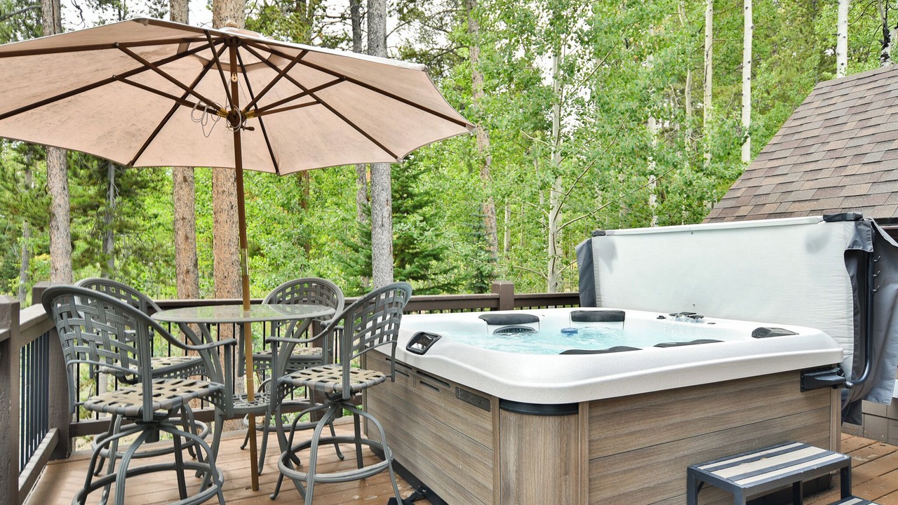 Photo of Outdoor in Peak 8