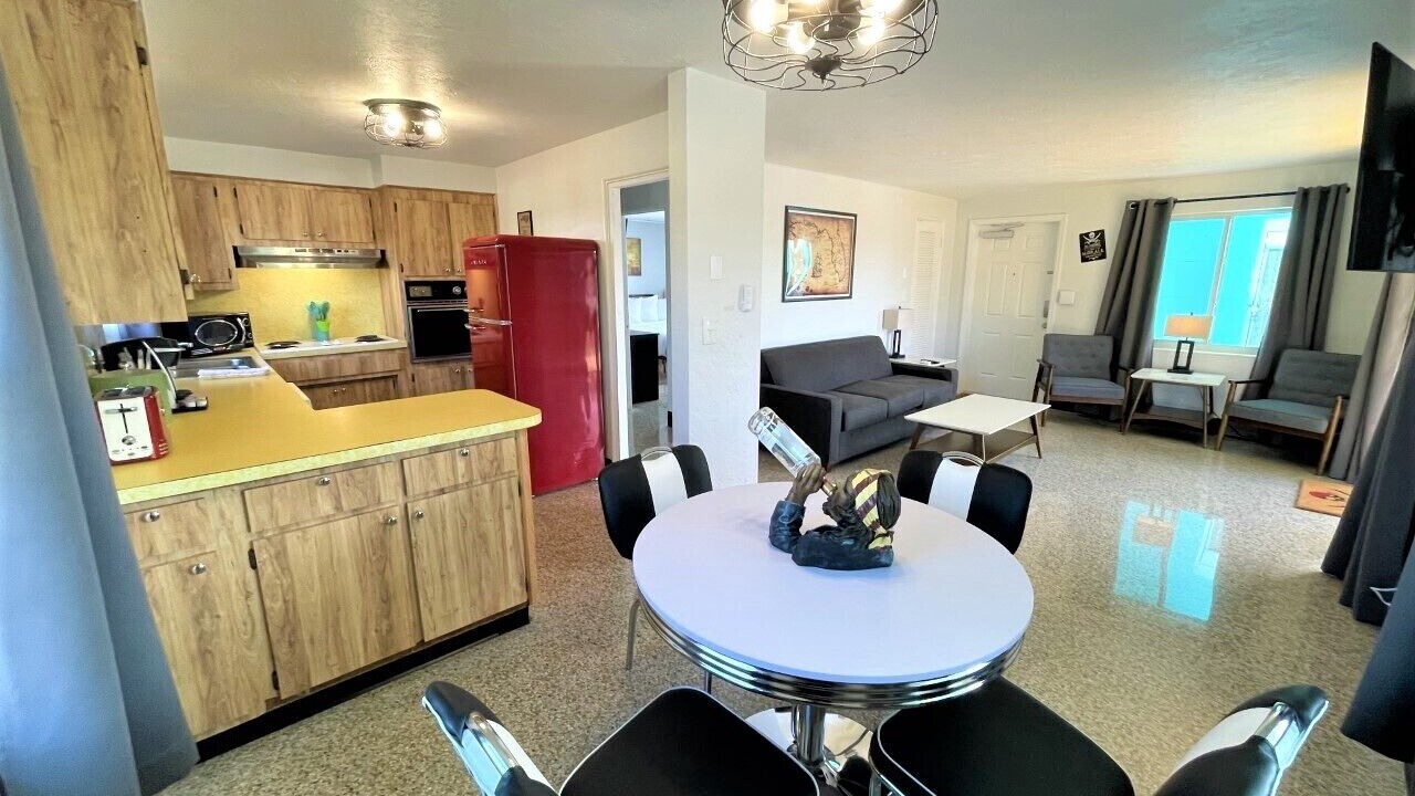 Photo of Livingroom in Treasure Island