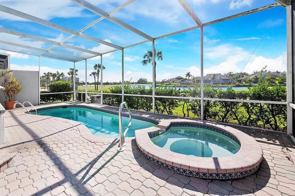 Photo of Bedroom in Bay Isles