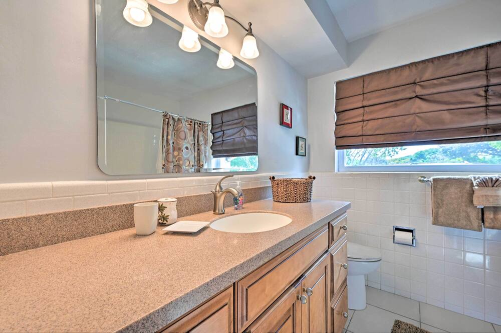 Photo of Bathroom in Harbor Hills