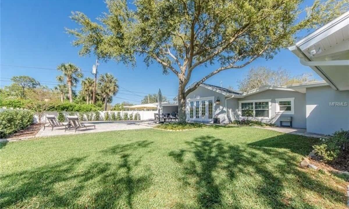 Photo of Outdoor in Harbor Hills