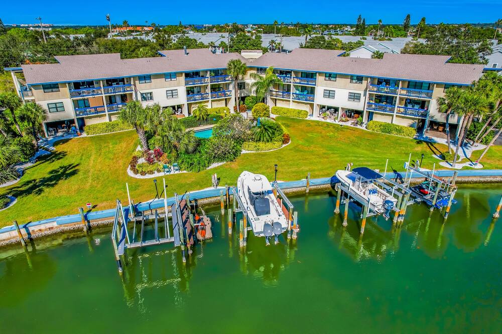 Photo of Outdoor in Capri Isle