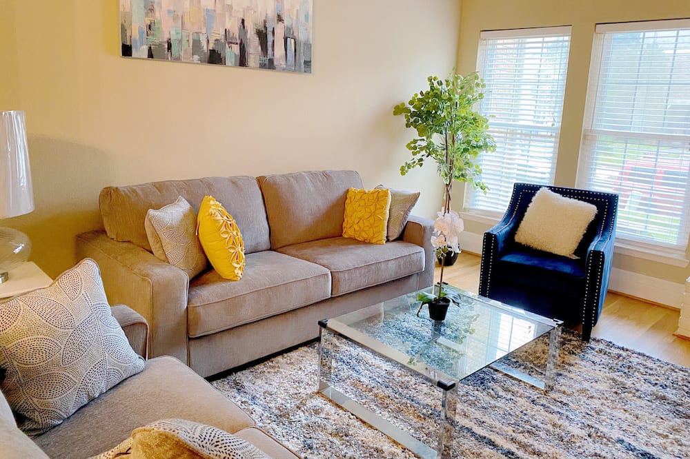 Photo of Livingroom in Nassau Bay