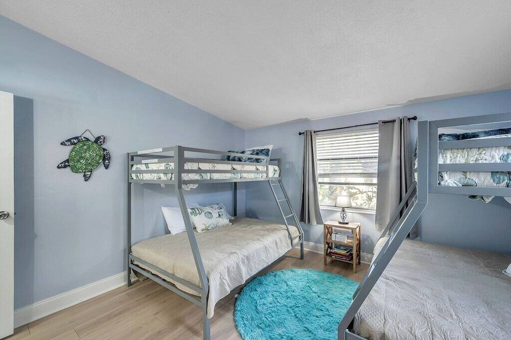 Photo of Bedroom in Anona