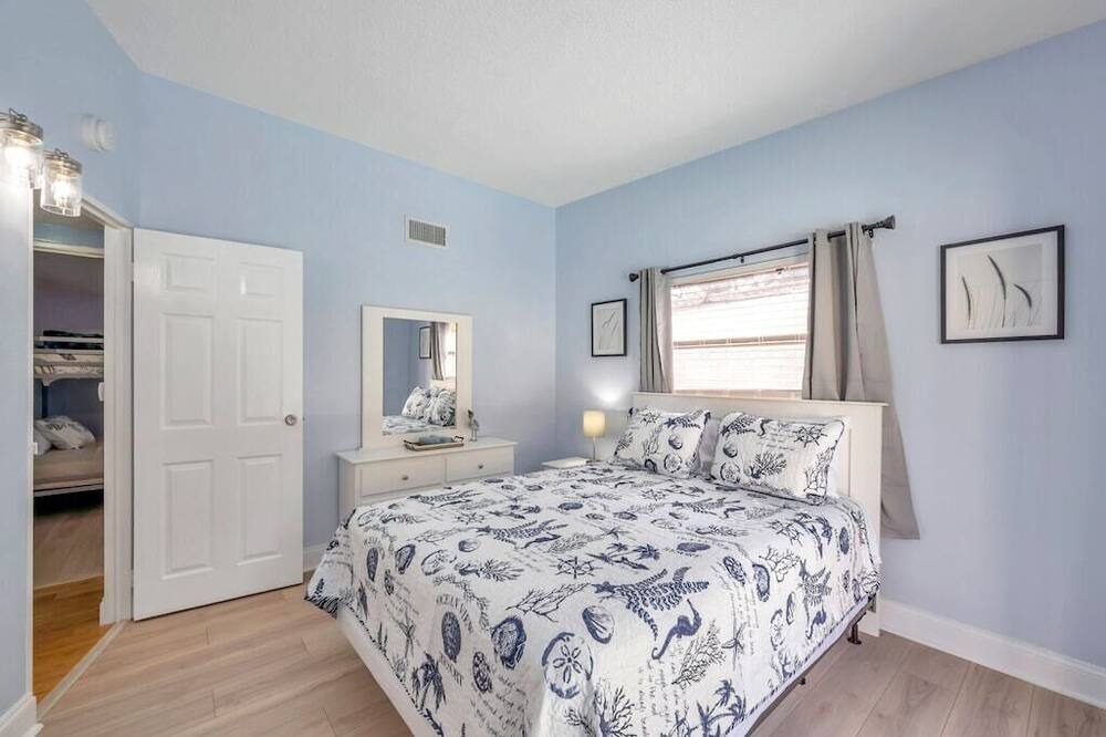Photo of Bedroom in Anona