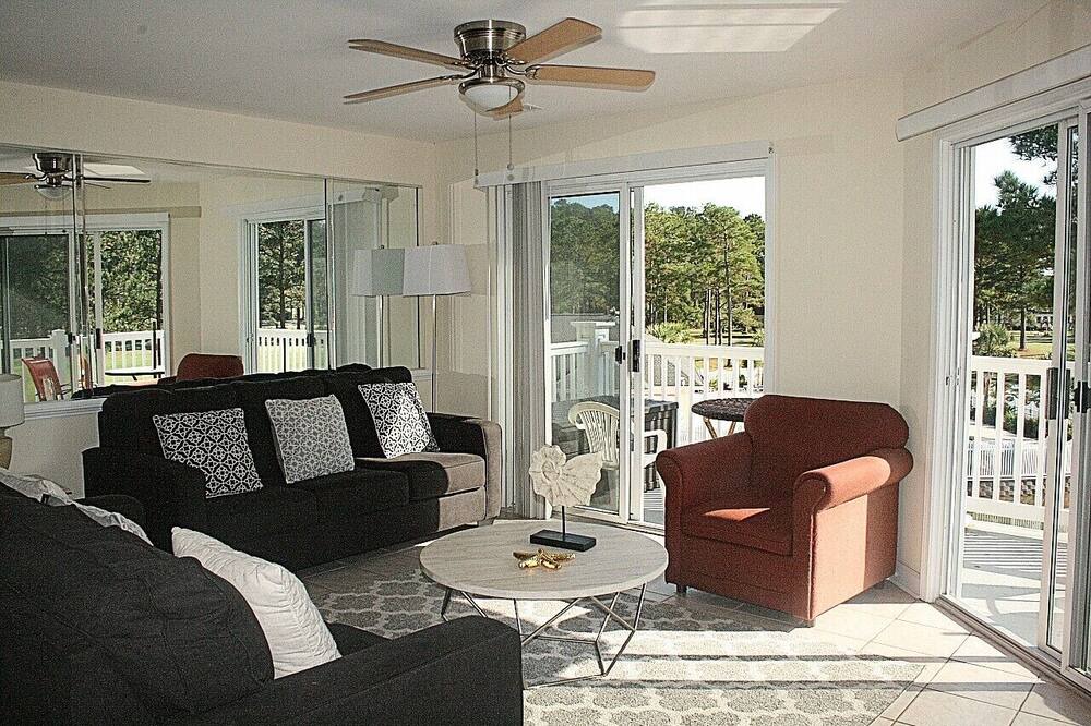 Photo of Livingroom in Calabash