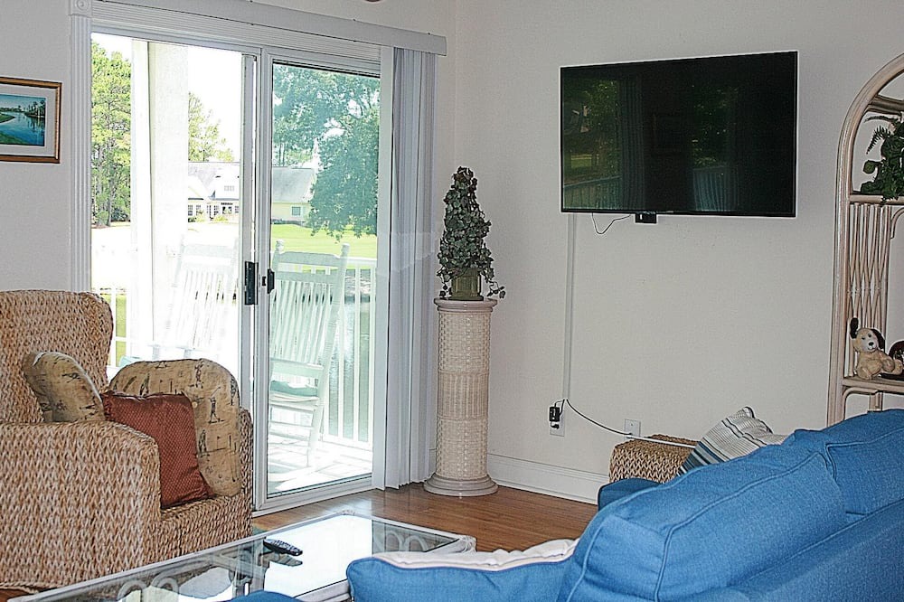 Photo of Livingroom in Calabash