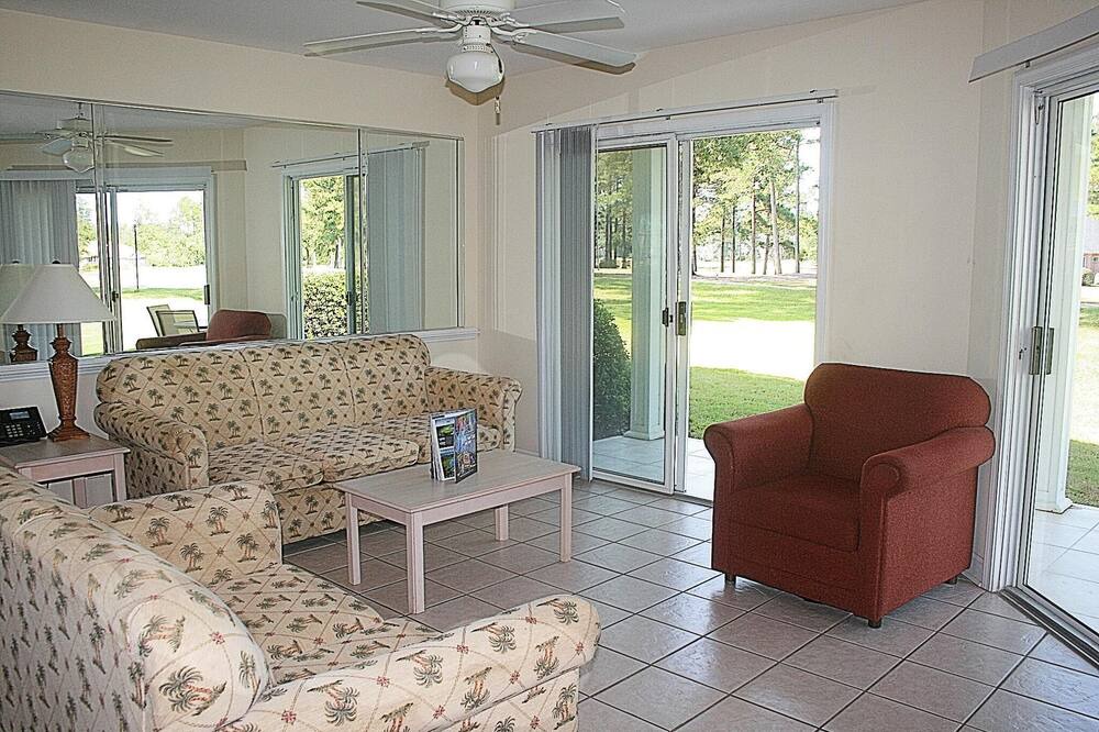 Photo of Livingroom in Calabash