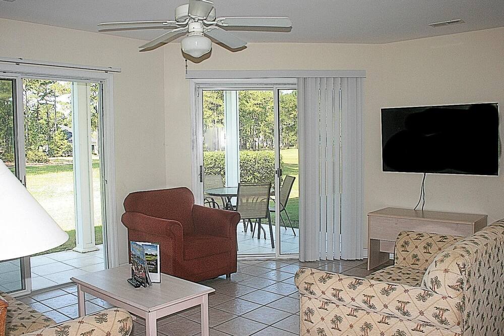 Photo of Livingroom in Calabash