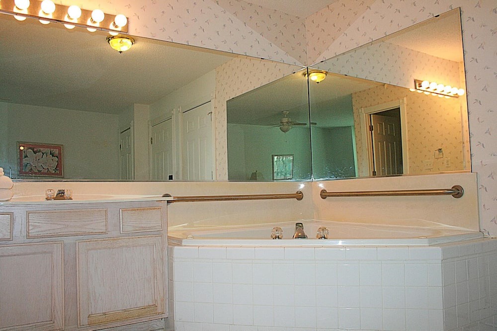 Photo of Bathroom in Calabash