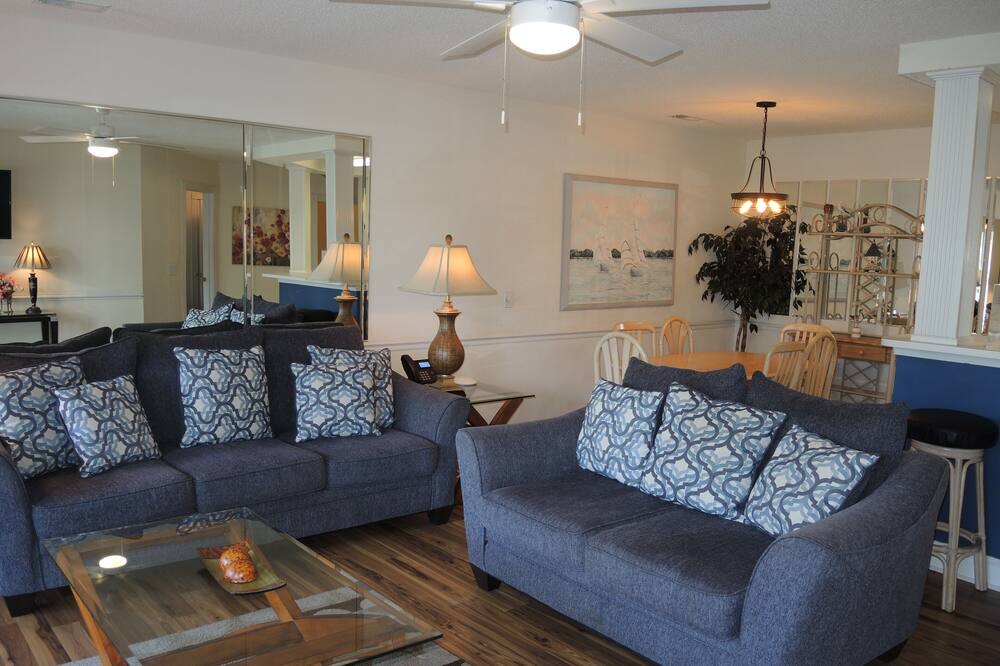 Photo of Livingroom in Calabash