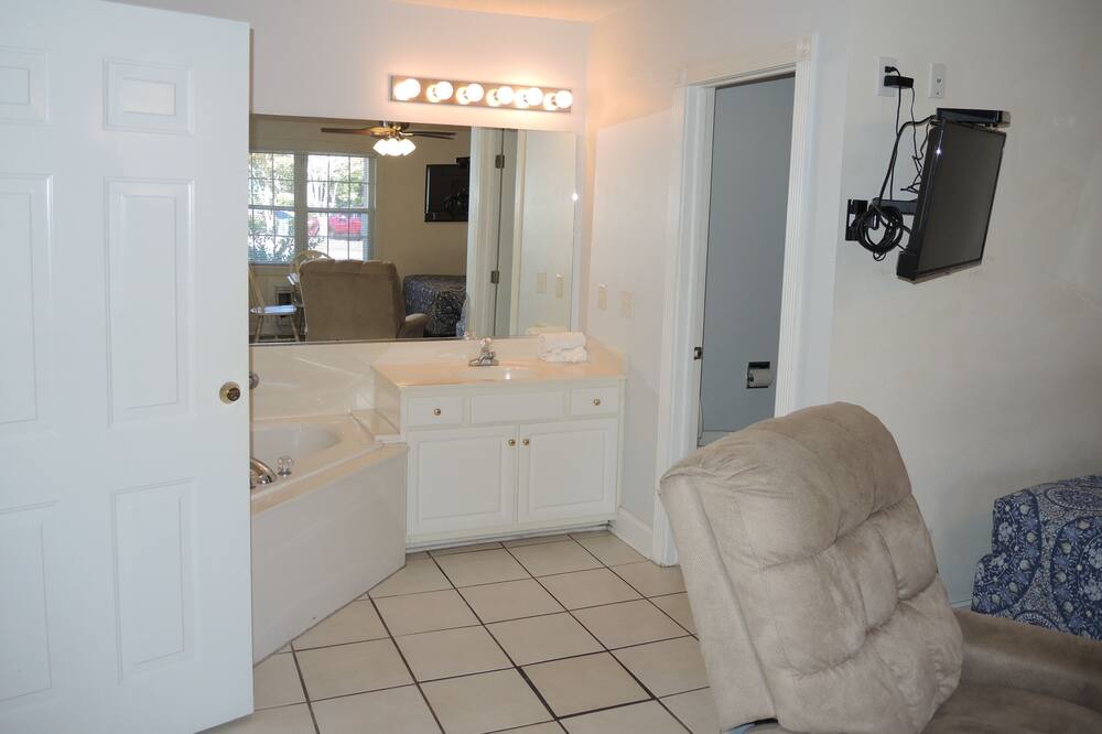 Photo of Bathroom in Calabash