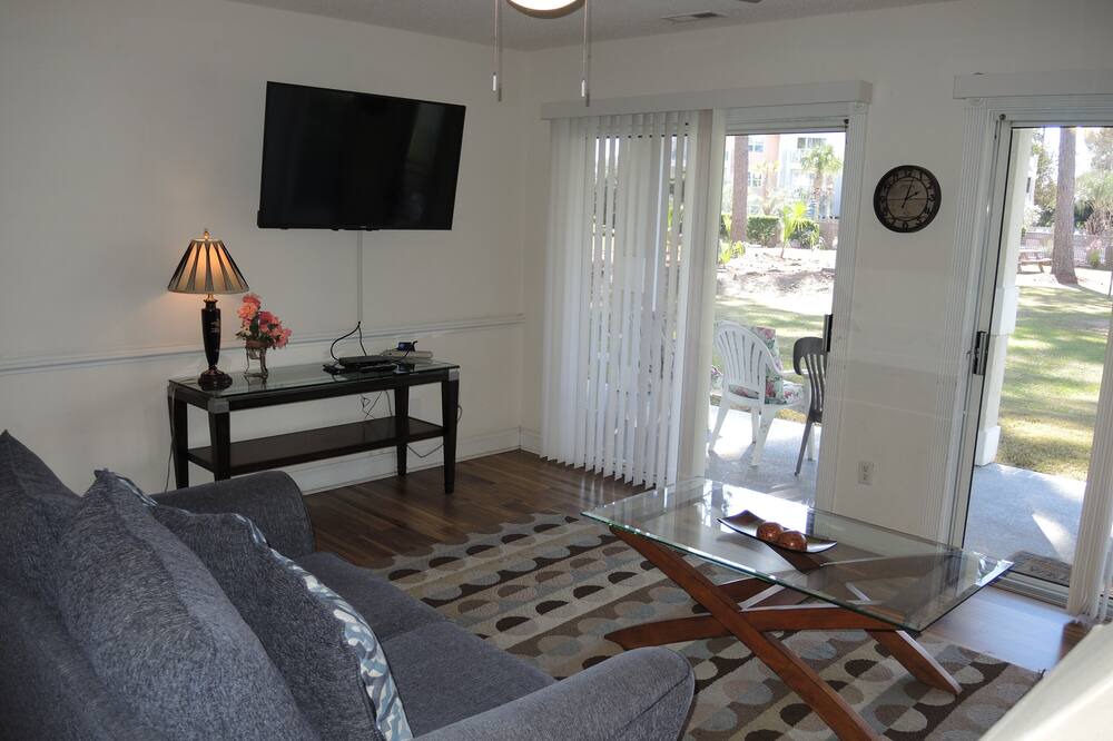 Photo of Livingroom in Calabash