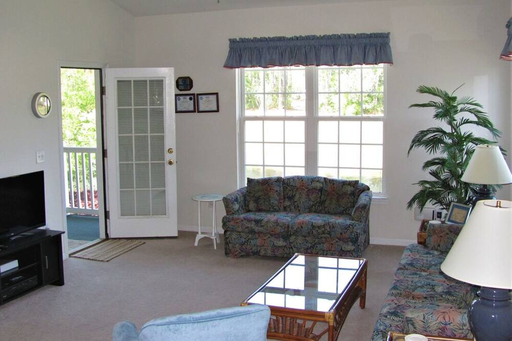 Photo of Livingroom in Sunset Beach