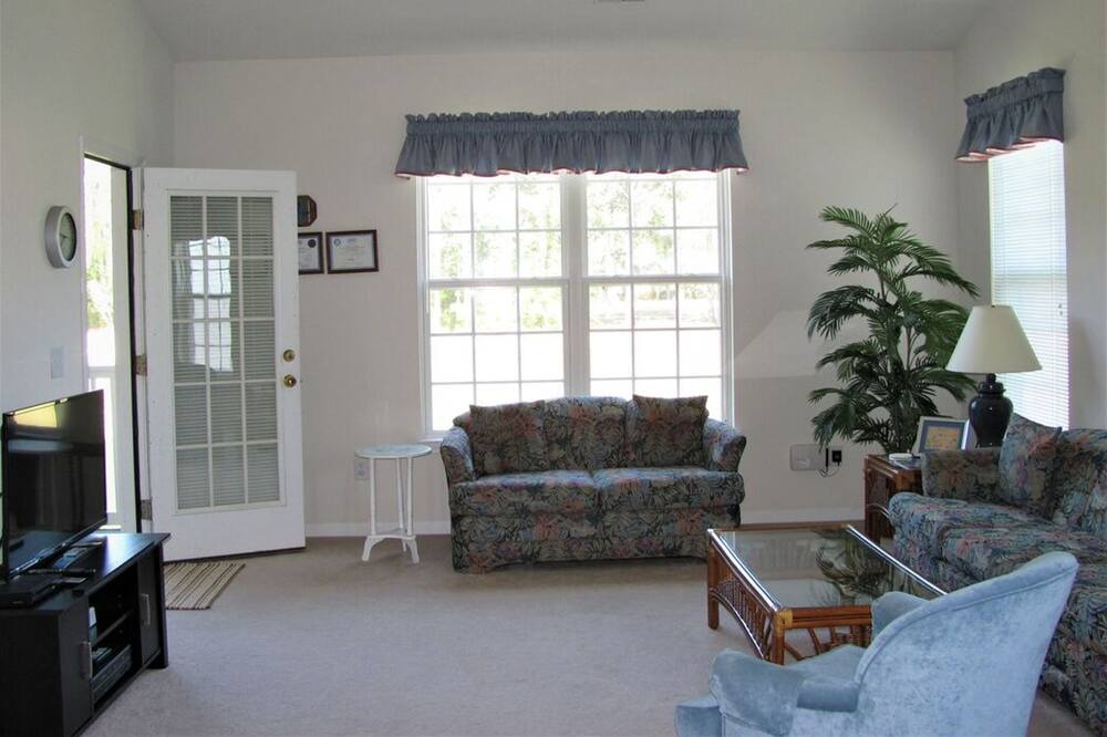Photo of Livingroom in Sunset Beach