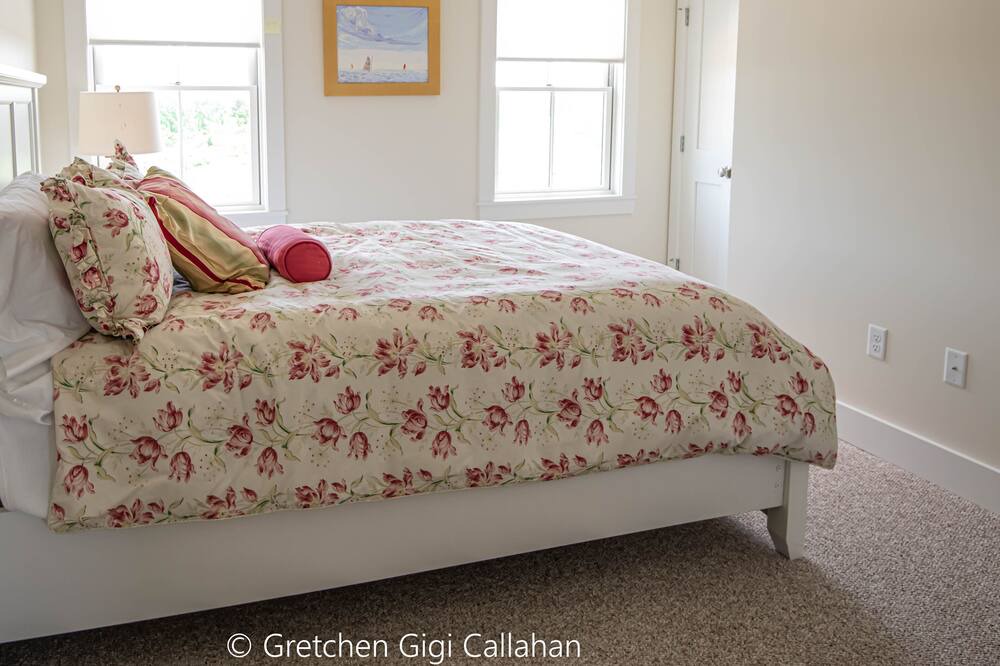 Photo of Bedroom in Tom Nevers