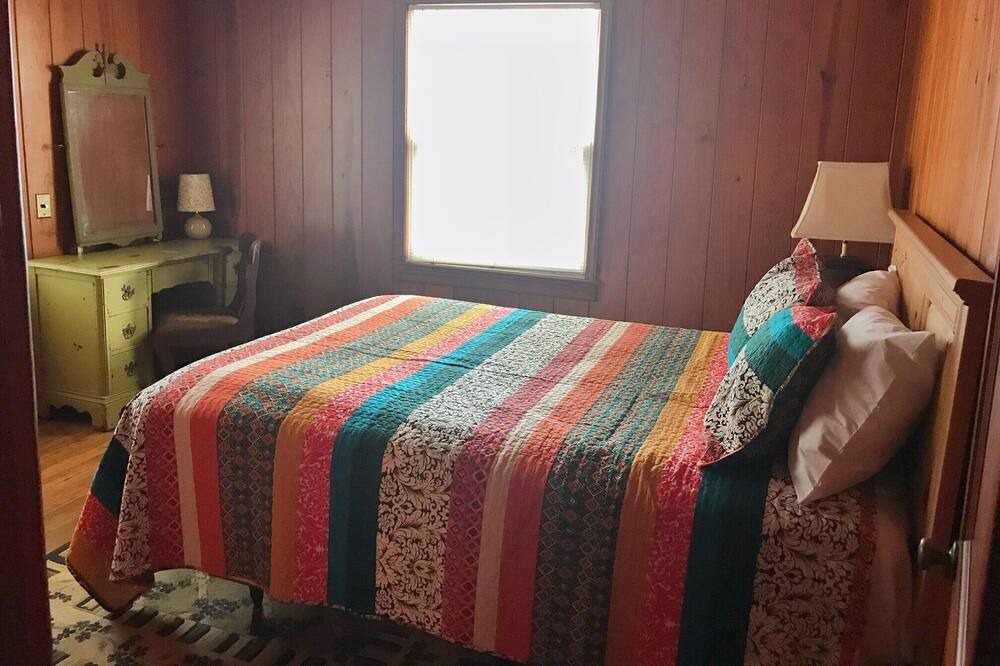 Photo of Bedroom in Lake Waccamaw
