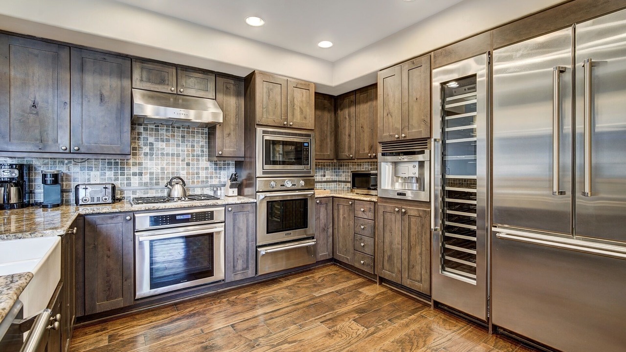 Photo of Kitchen in Peak 8