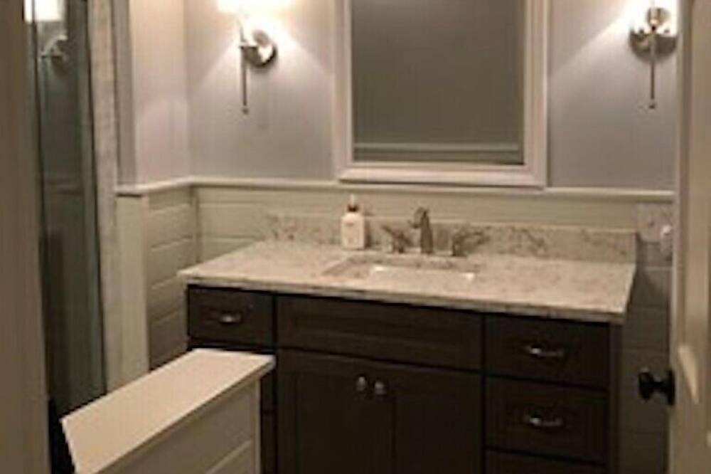 Photo of Bathroom in East Boothbay