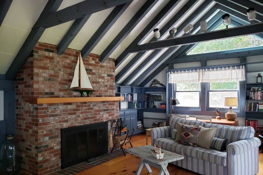 Photo of Bedroom in Tenants Harbor