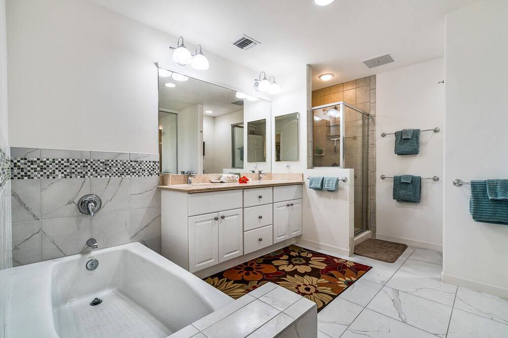 Photo of Bathroom in Waikoloa