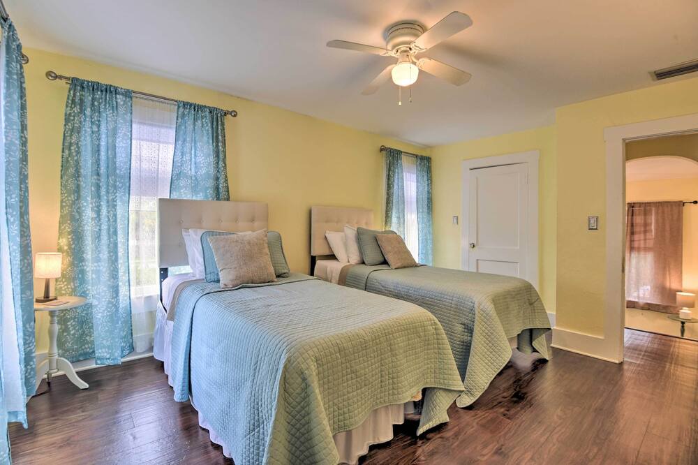 Photo of Bedroom in Gillespie Park