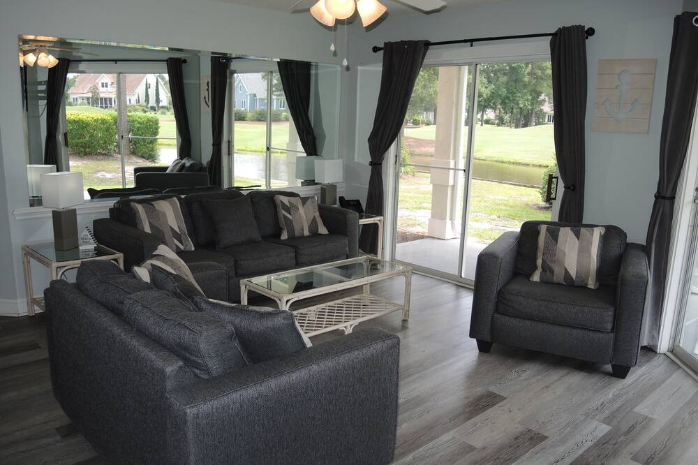Photo of Livingroom in Calabash