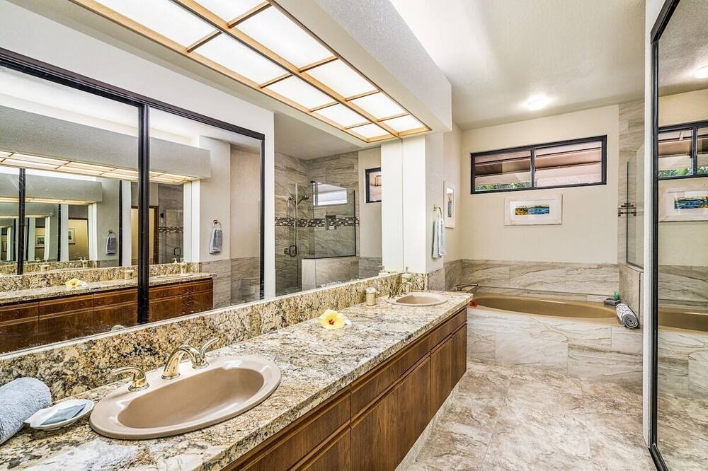 Photo of Bathroom in Waikoloa
