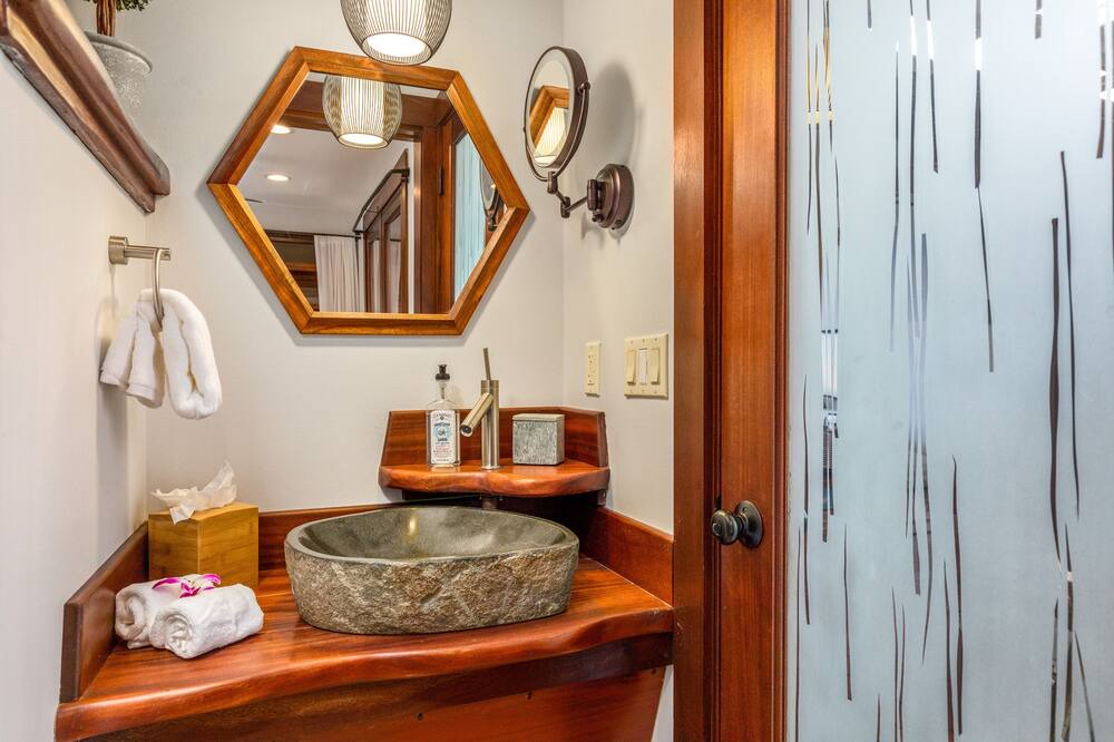 Photo of Bathroom in Honalo