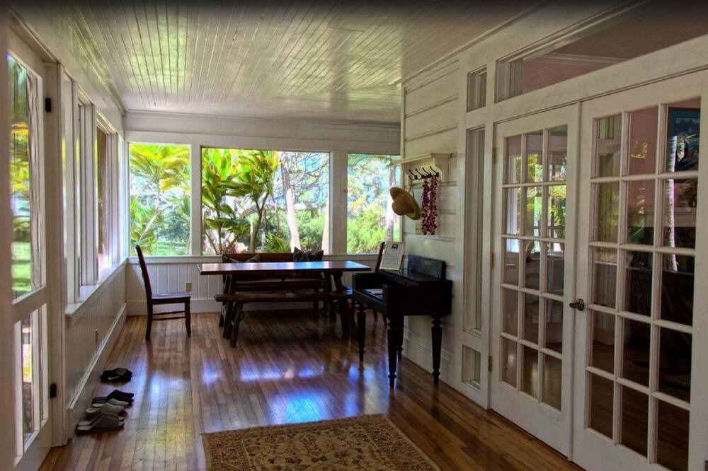 Photo of Livingroom in Hawi