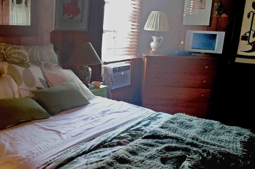 Photo of Bedroom in Sunset Beach