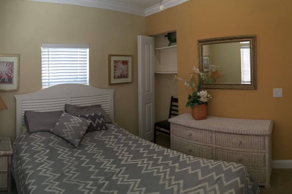 Photo of Bedroom in Sunset Beach