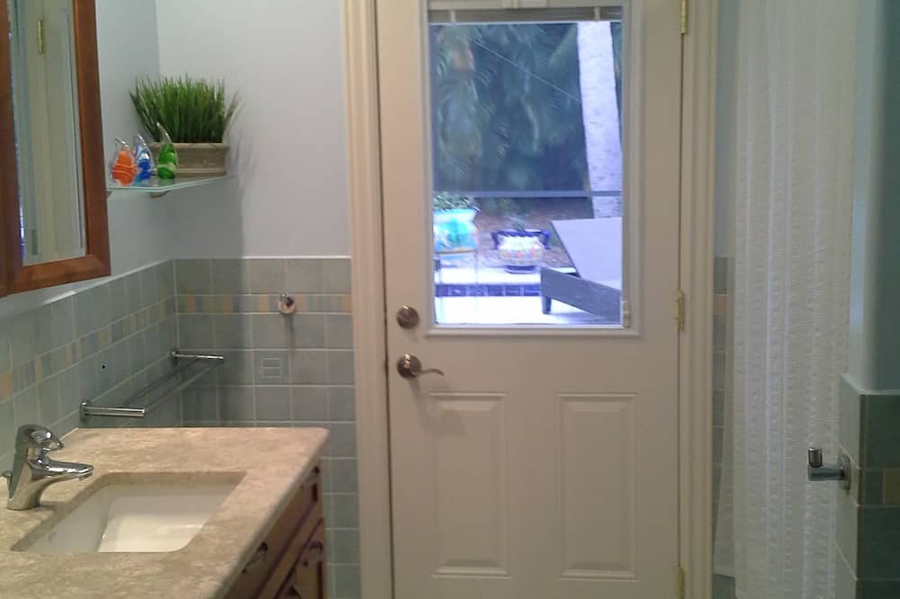 Photo of Bathroom in Harbor Bluffs