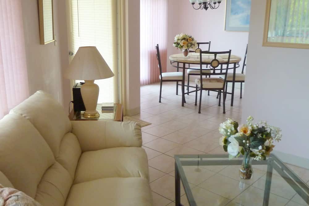 Photo of Livingroom in Tierra Verde