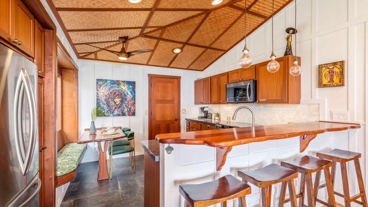 Photo of Kitchen in Kahaluu-Keauhou