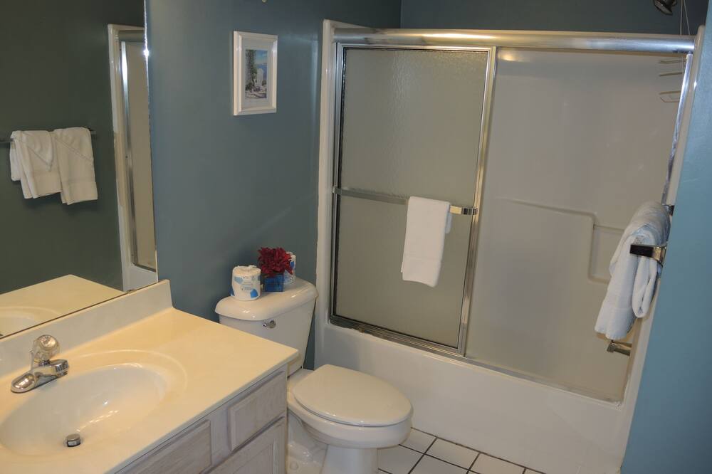 Photo of Bathroom in Calabash