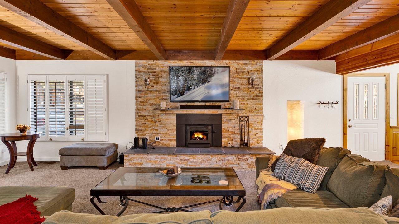 Photo of Livingroom in Big Bear Lake