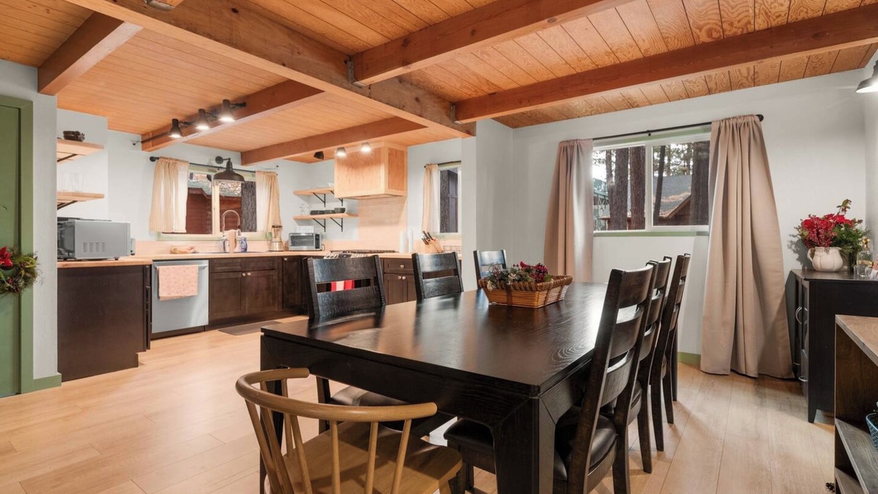 Photo of Livingroom in Big Bear Lake