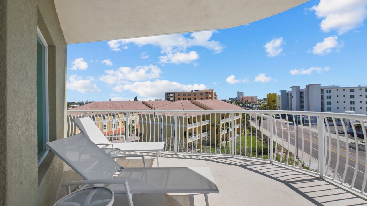 Photo of Patio Balcony in Treasure Island