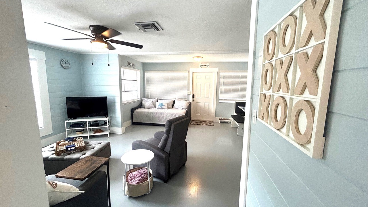 Photo of Livingroom in Redington Shores