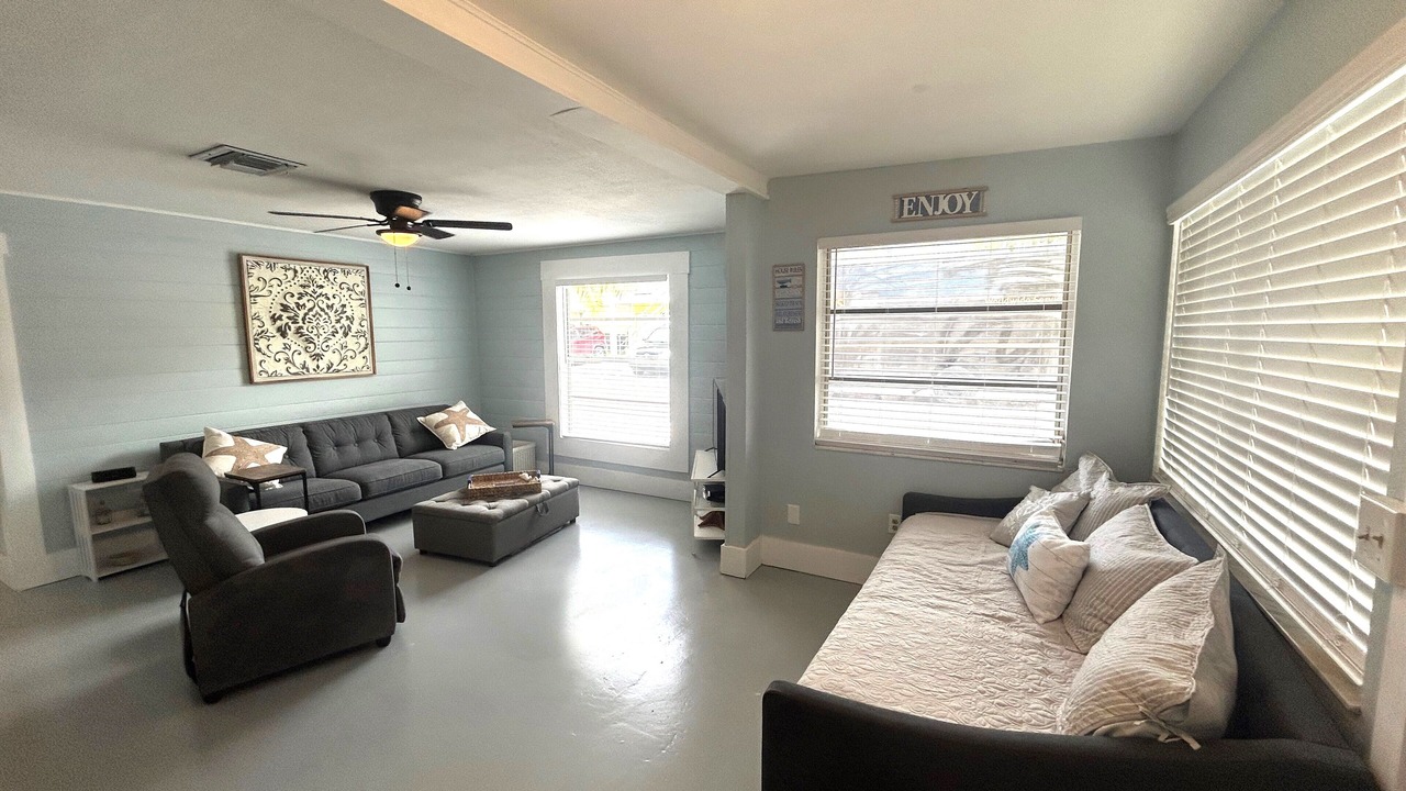 Photo of Livingroom in Redington Shores