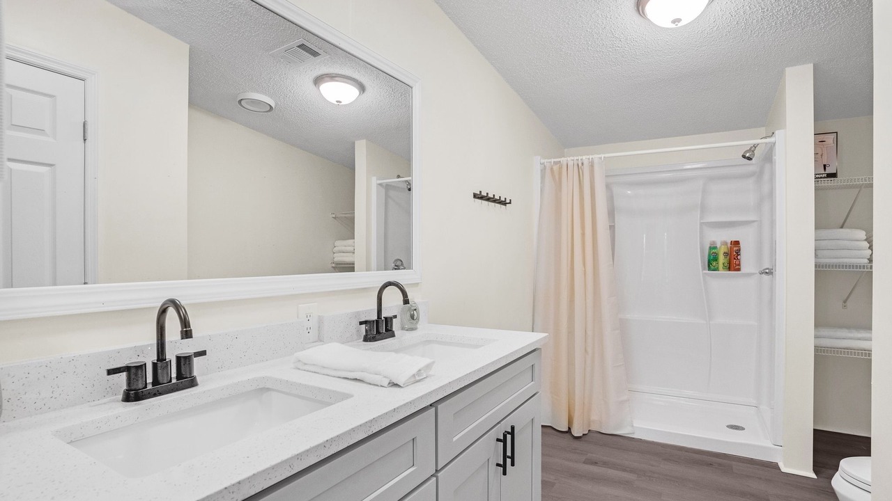 Photo of Bathroom in Groveland