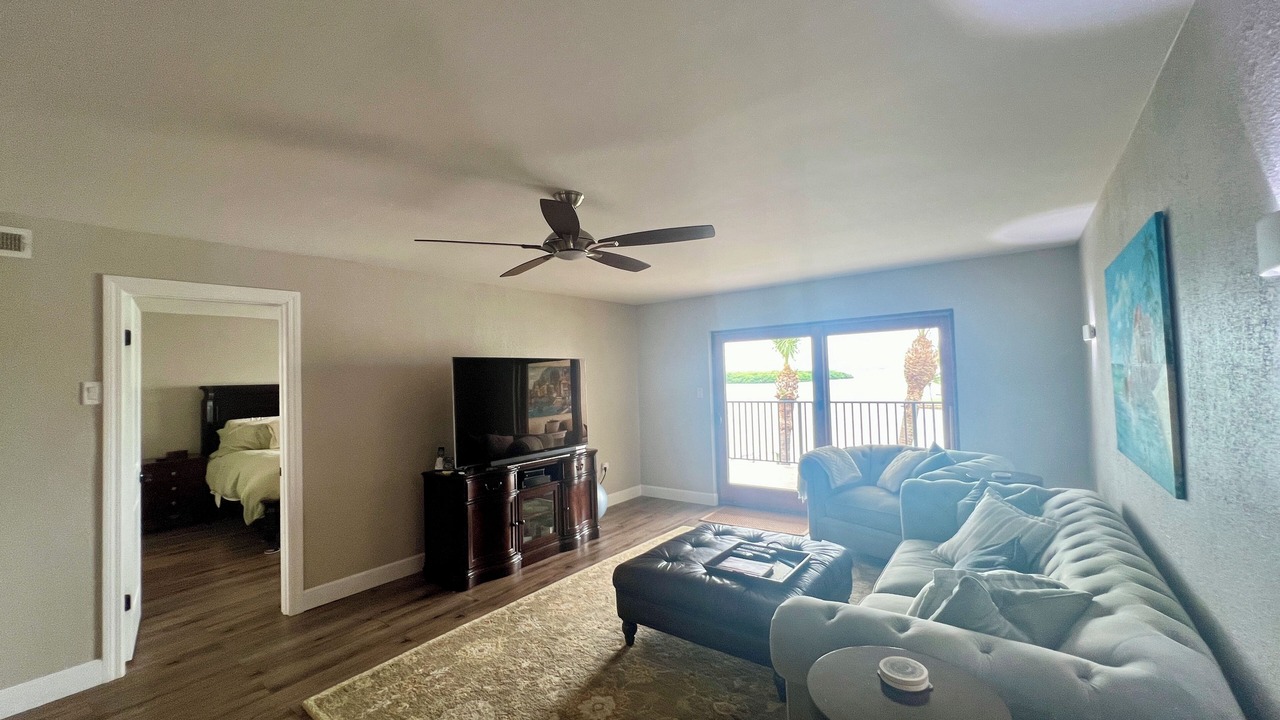 Photo of Livingroom in Capri Isle