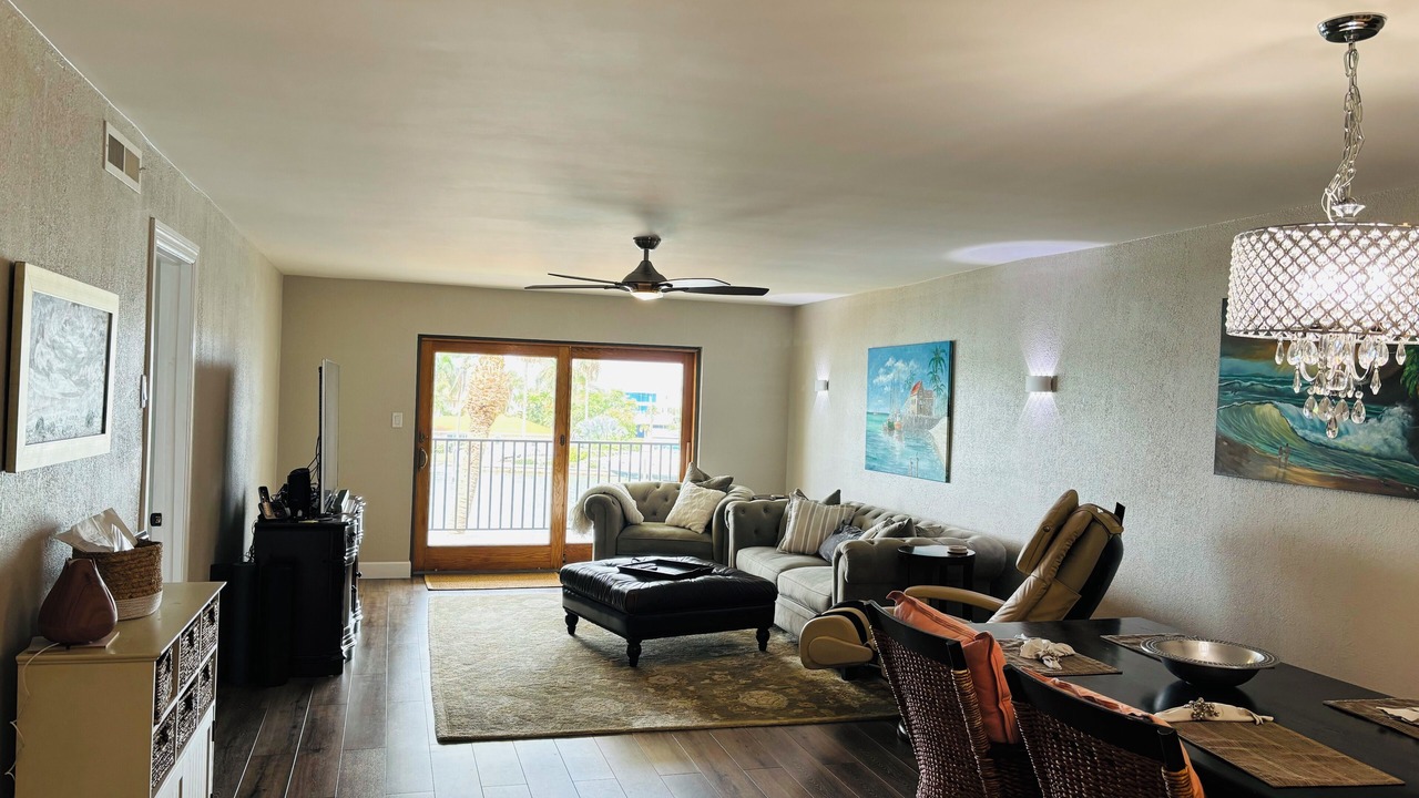 Photo of Livingroom in Capri Isle